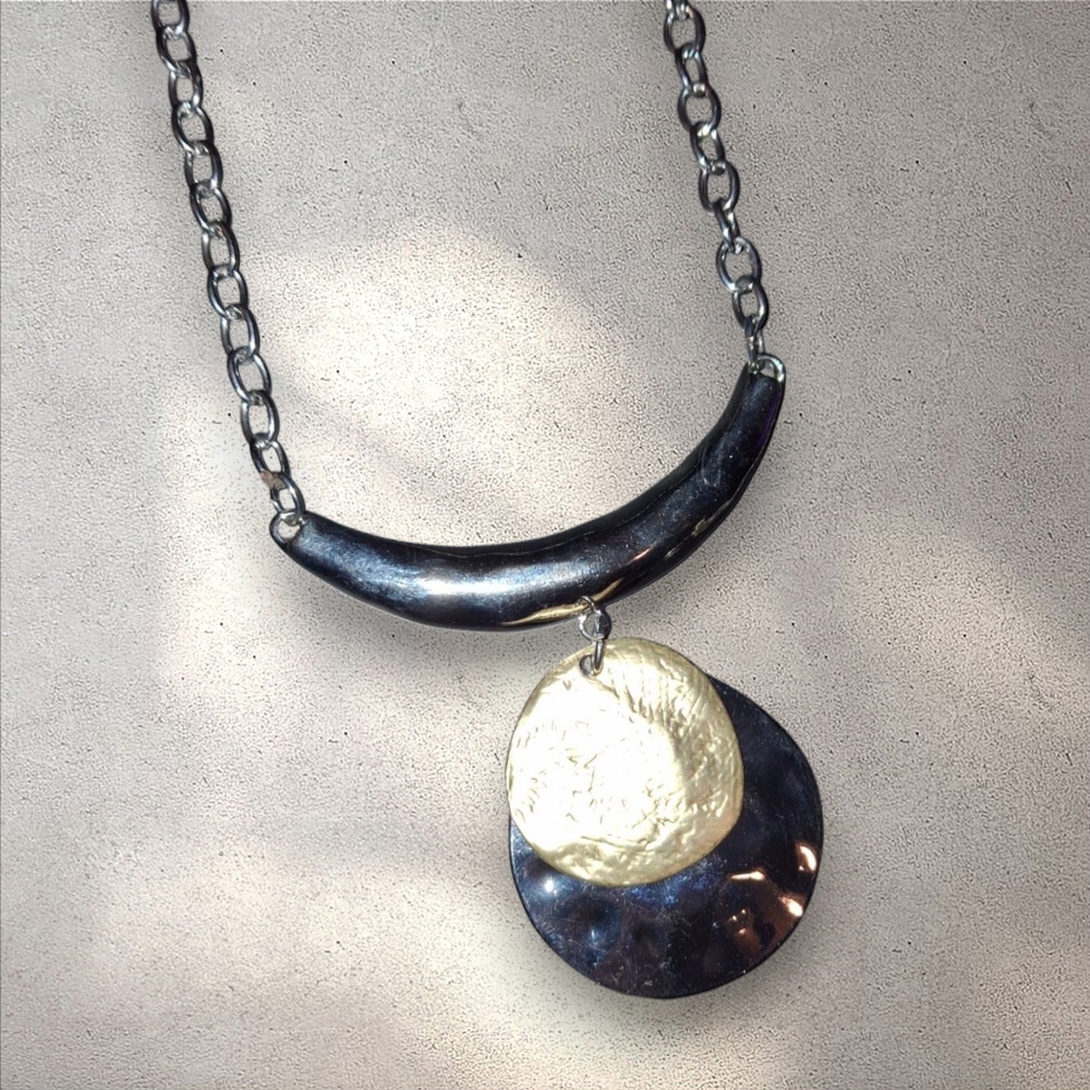 Lot 3 Statement Silvertone Geometric Unmarked Necklaces EUC - Picture 2 of 9